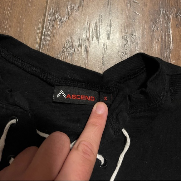 Fitted bartender Molson Canadien lace up V neck T shirt Small embroidered logo - Picture 4 of 4